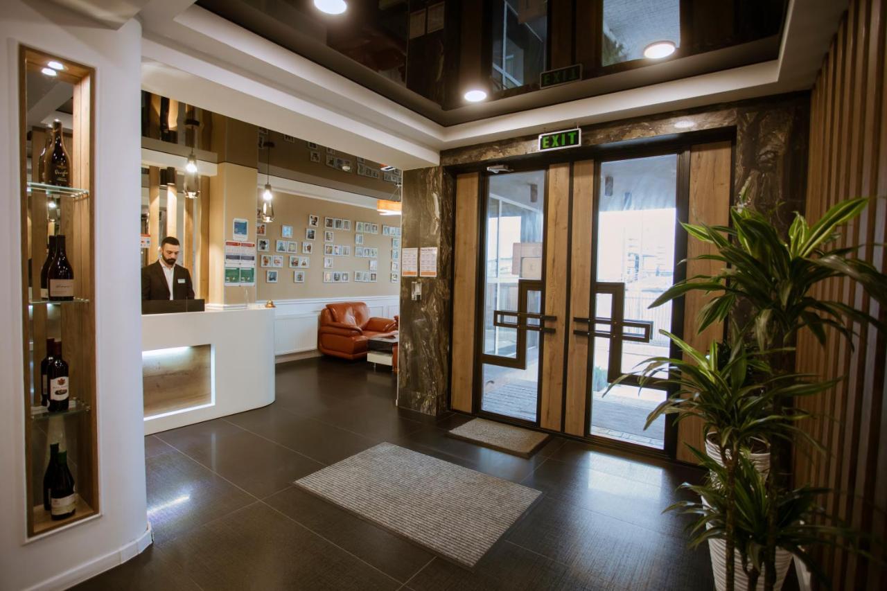Apart Hotel West Tbilisi Exterior photo