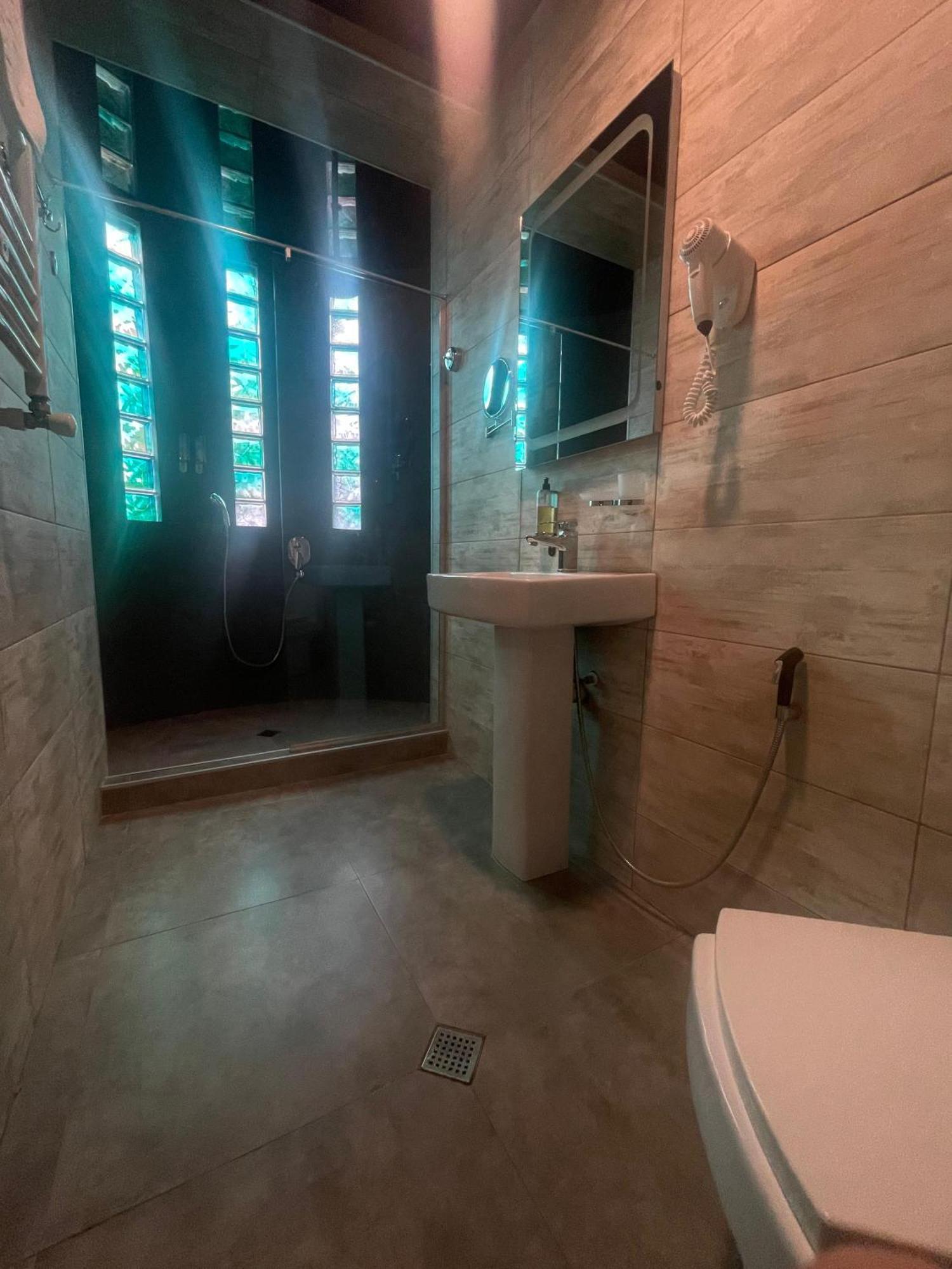 Apart Hotel West Tbilisi Exterior photo