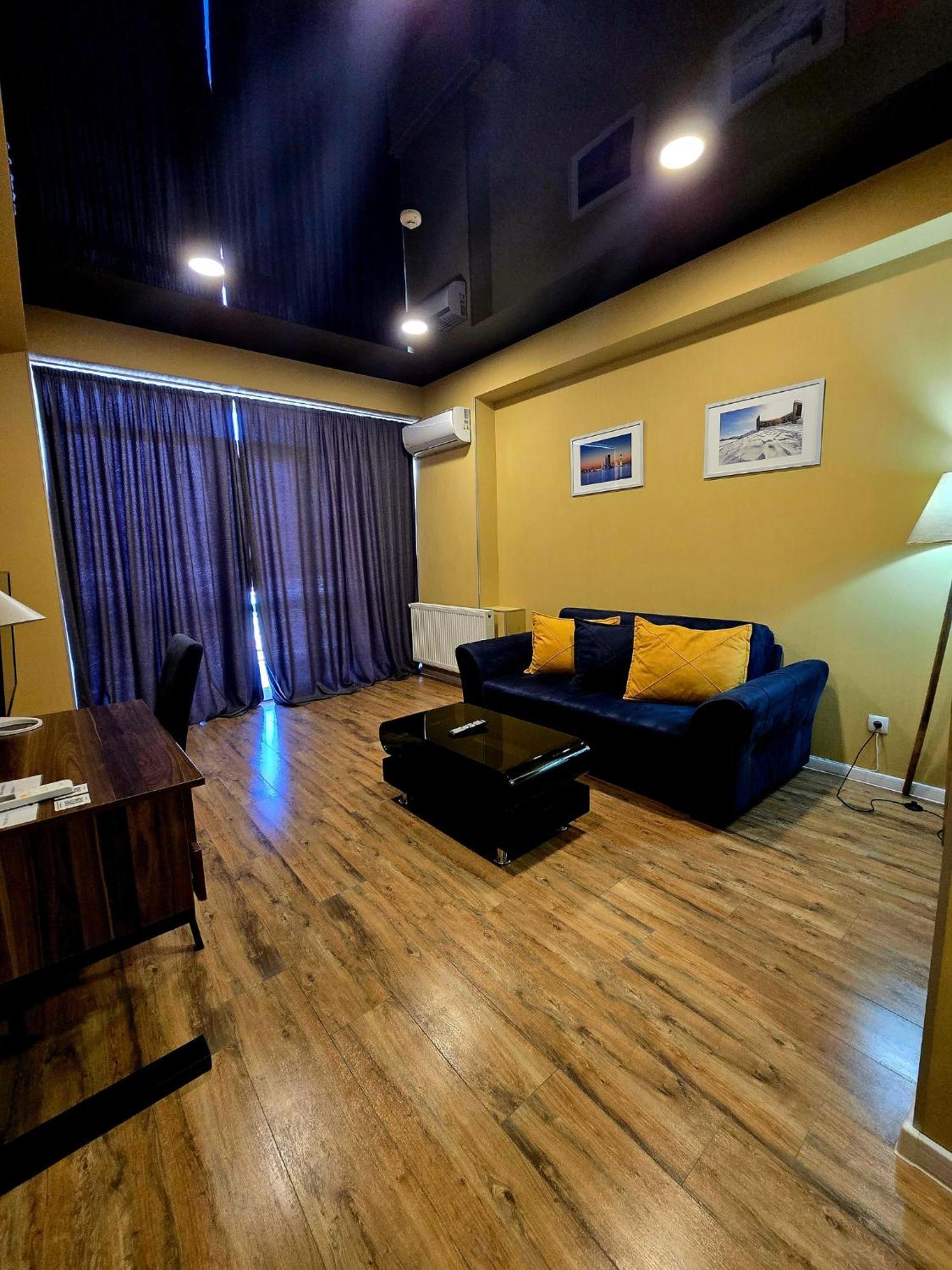 Apart Hotel West Tbilisi Exterior photo