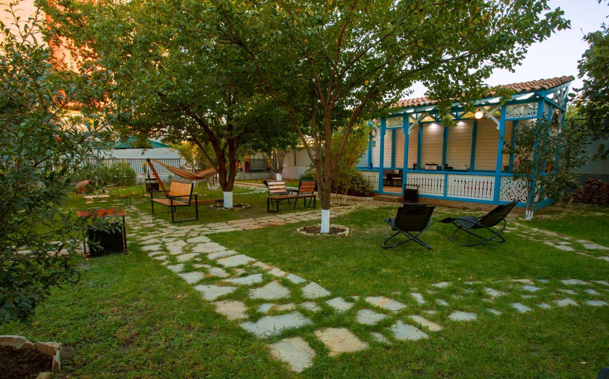 Apart Hotel West Tbilisi Exterior photo